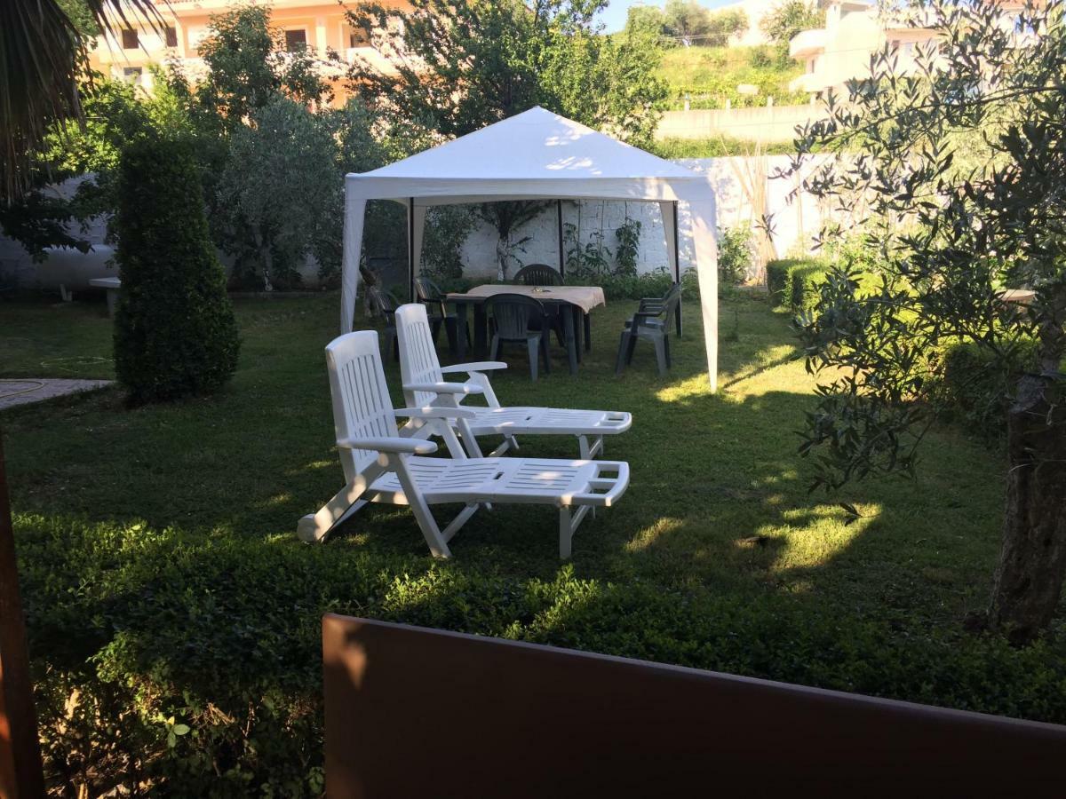 Dede Nikolla Pensjonat 2*